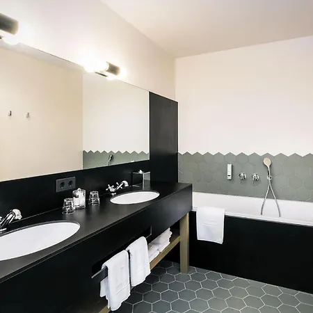 Parkhotel Holzner 호텔 4*